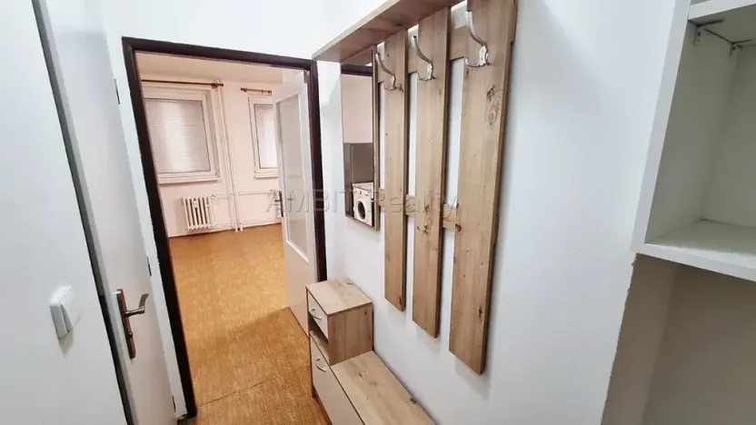 Pronájem bytu 1+kk, Praha - Hloubětín, Šestajovická, 30 m2