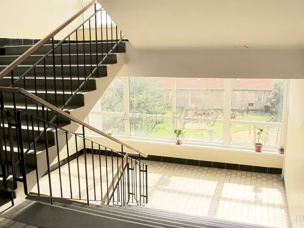 Pronájem bytu 1+kk, Praha - Hloubětín, Šestajovická, 30 m2