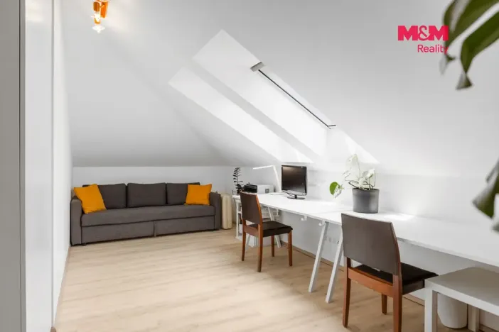 Prodej bytu 4+kk, Křížkový Újezdec - Čenětice, 158 m2