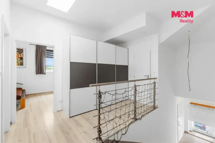 Prodej bytu 4+kk, Křížkový Újezdec - Čenětice, 158 m2