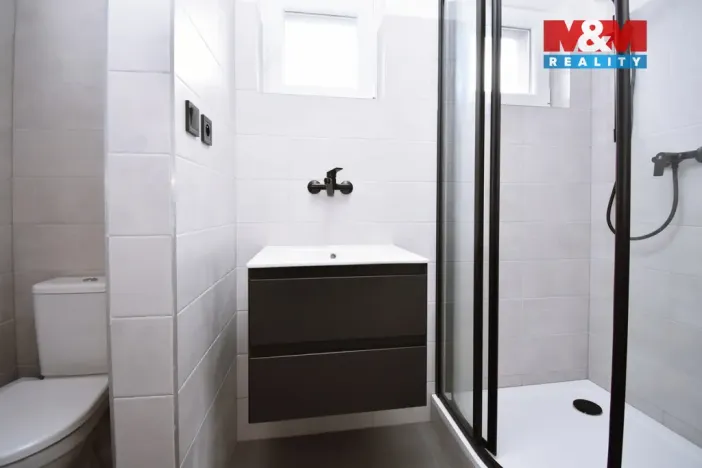 Prodej rodinného domu, Libiš, 300 m2