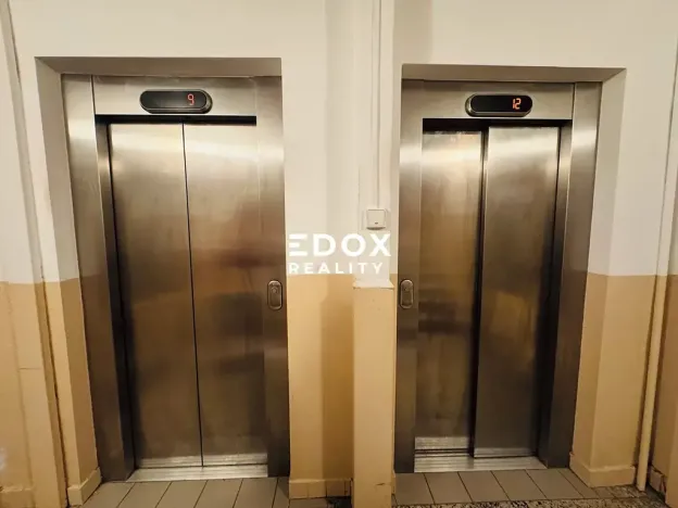 Prodej bytu 3+1, Říčany, Komenského náměstí, 64 m2