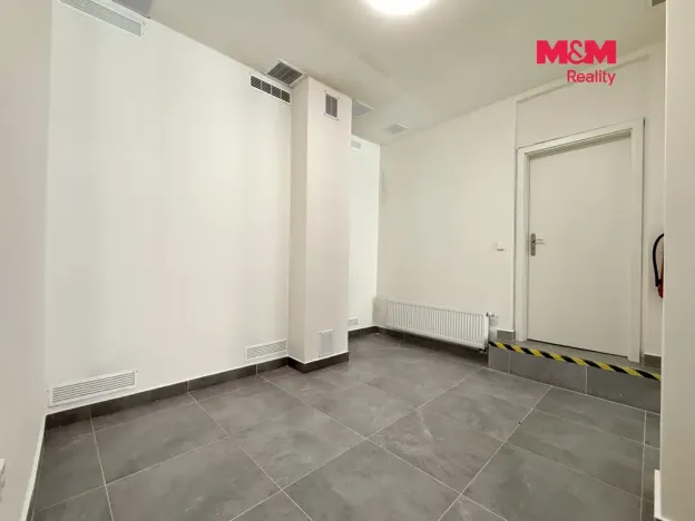Pronájem obchodního prostoru, Kladno, T. G. Masaryka, 80 m2