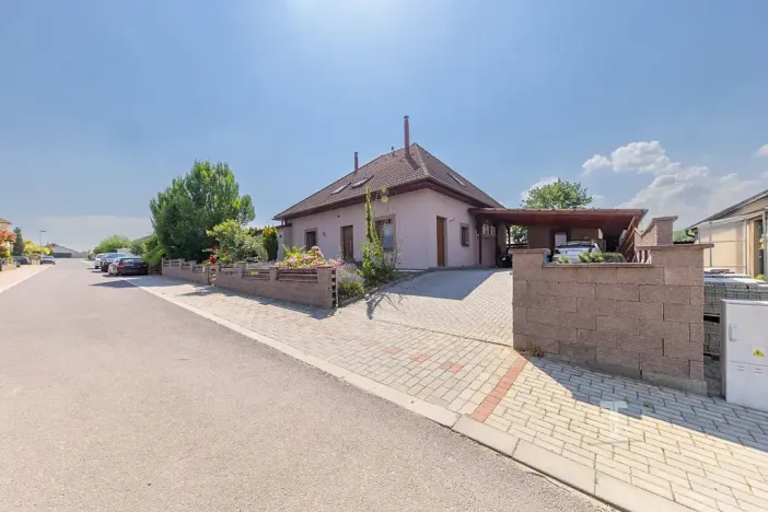Prodej rodinného domu, Lechovice, 280 m2
