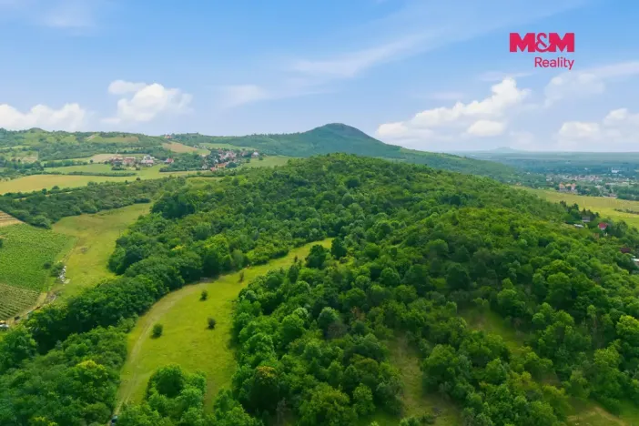 Prodej restaurace, Velké Žernoseky, 438 m2