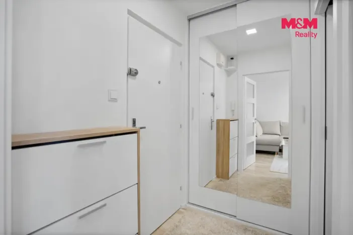 Prodej bytu 1+kk, Kladno - Kročehlavy, V Bažantnici, 26 m2
