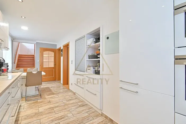 Prodej rodinného domu, Hřebeč, nám. Draha, 150 m2