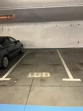 Pronájem garážového stání, Praha - Řepy, Zrzavého, 18 m2