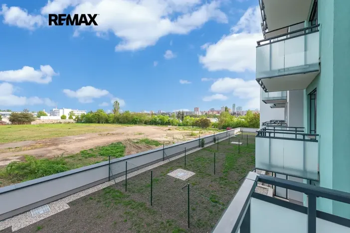 Pronájem bytu 2+kk, Praha - Strašnice, Strančická, 48 m2