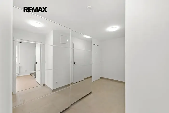 Pronájem bytu 2+kk, Praha - Strašnice, Strančická, 48 m2