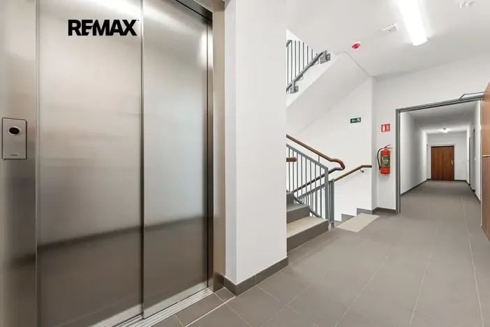 Pronájem bytu 2+kk, Praha - Strašnice, Strančická, 48 m2