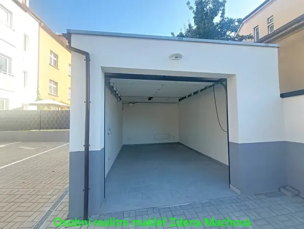 Pronájem garáže, Praha - Motol, Na Homolce, 27 m2
