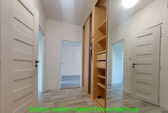 Pronájem bytu 2+1, Praha - Malešice, Káranská, 56 m2