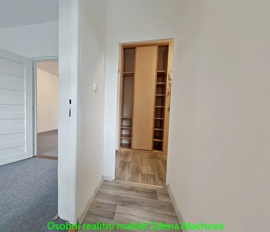 Pronájem bytu 2+1, Praha - Malešice, Káranská, 56 m2