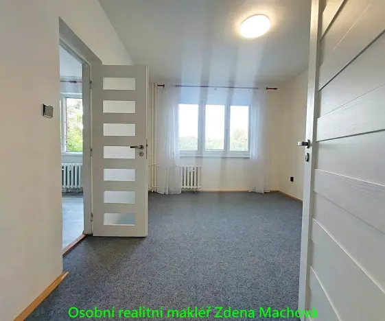 Pronájem bytu 2+1, Praha - Malešice, Káranská, 56 m2