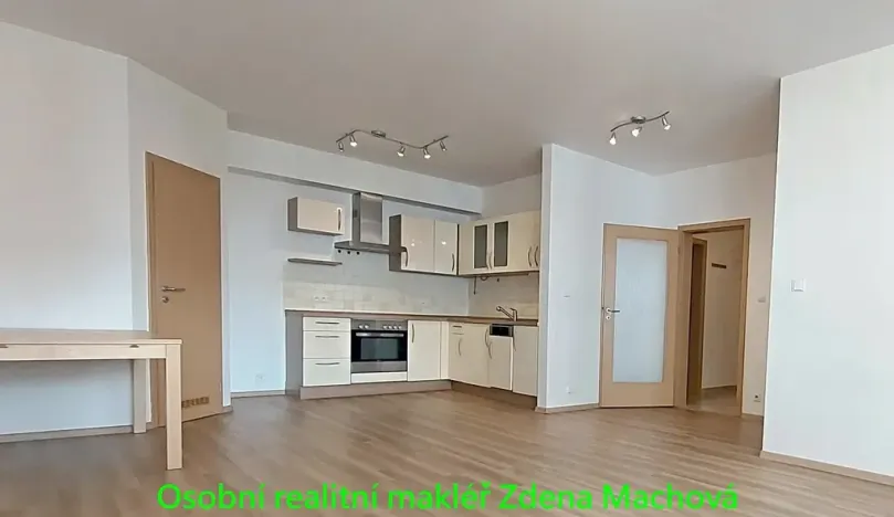 Pronájem bytu 2+kk, Praha - Strašnice, Gutova, 55 m2