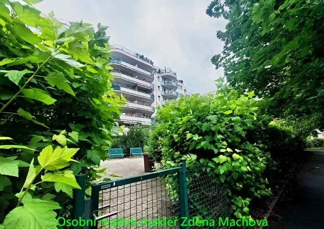 Pronájem bytu 2+kk, Praha - Strašnice, Gutova, 55 m2