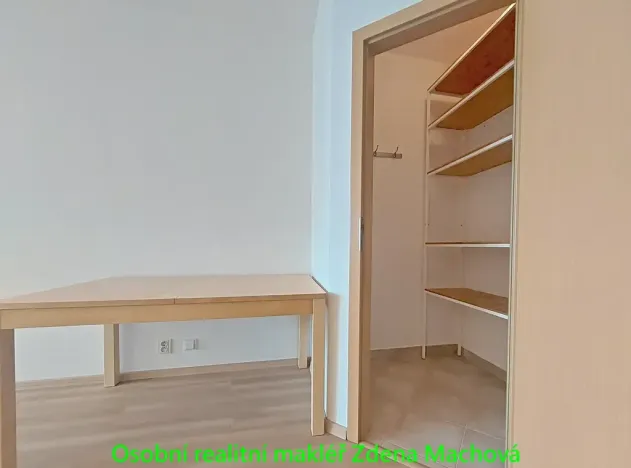 Pronájem bytu 2+kk, Praha - Strašnice, Gutova, 55 m2