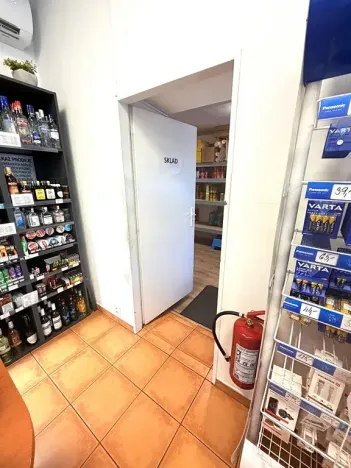Prodej obchodního prostoru, Kly, 45 m2