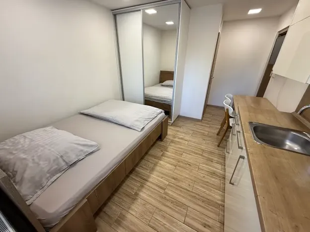 Pronájem bytu 1+kk, Zlín, Štefánikova, 22 m2