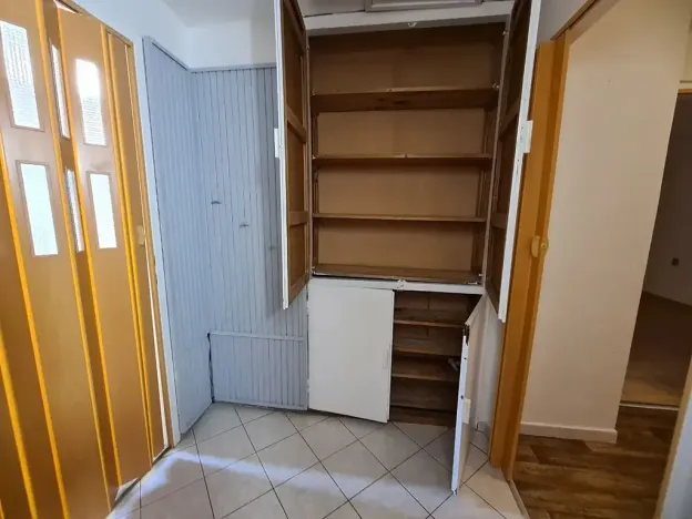 Pronájem bytu 2+1, Praha - Horní Měcholupy, Jaroměřská, 70 m2