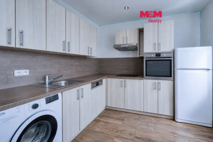 Pronájem bytu 2+1, Lesná, 52 m2