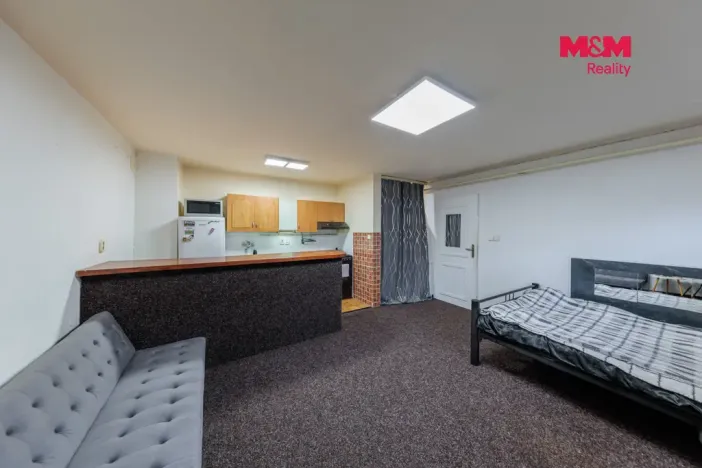 Prodej rodinného domu, Karlovy Vary - Dvory, V Lučinách, 330 m2