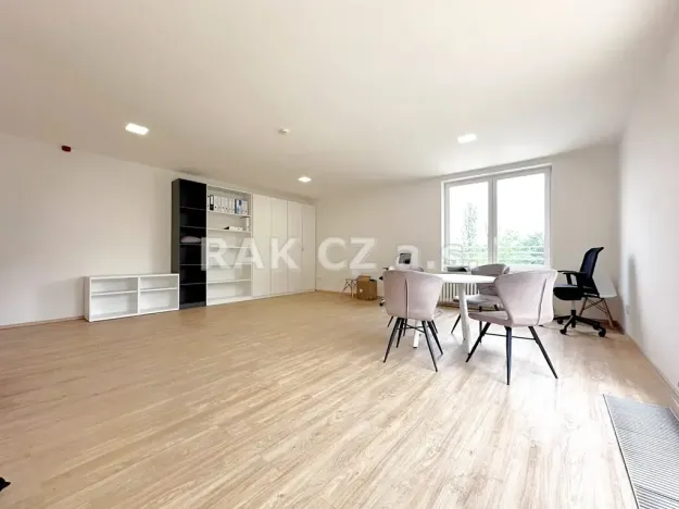 Pronájem skladu, Dobřejovice, 600 m2