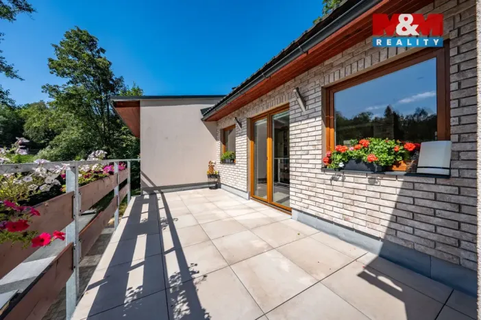 Prodej činžovního domu, Janov nad Nisou - Loučná nad Nisou, 340 m2