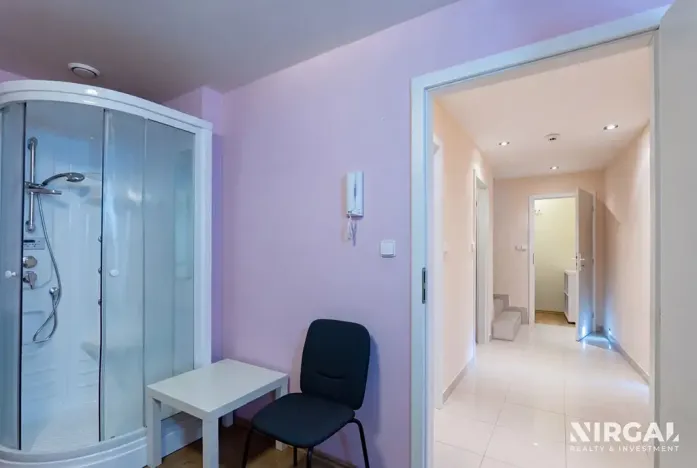 Prodej obchodního prostoru, Praha - Dejvice, Kolejní, 91 m2