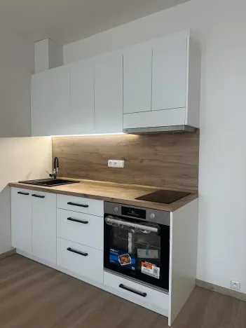 Pronájem bytu 1+kk, Jablonec nad Nisou, Za Jízdárnou, 42 m2