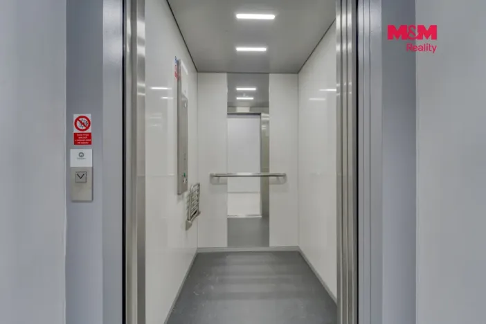 Pronájem bytu 2+kk, Plzeň - Jižní Předměstí, Kardinála Berana, 60 m2