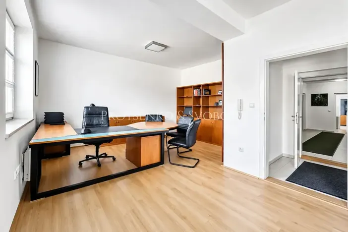 Prodej vily, Křižanov, Benešovo náměstí, 530 m2