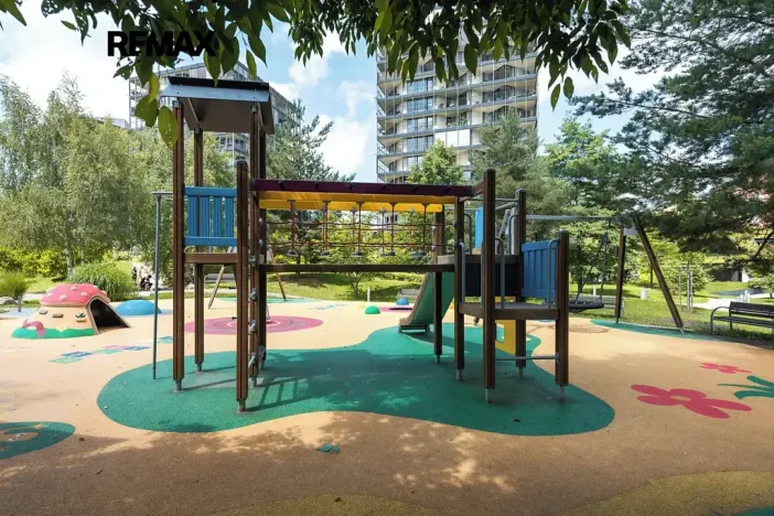 Pronájem bytu 2+kk, Praha - Žižkov, Ke kapslovně, 64 m2