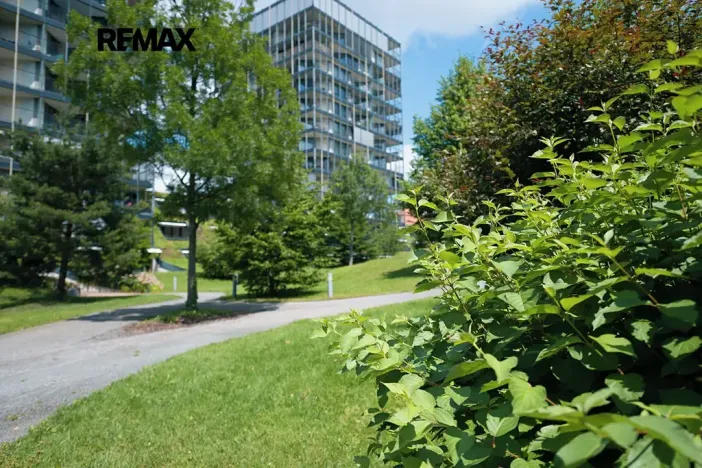 Pronájem bytu 2+kk, Praha - Žižkov, Ke kapslovně, 64 m2