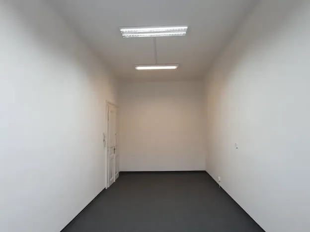 Pronájem kanceláře, Hradec Králové, Československé armády, 23 m2
