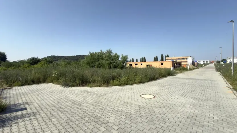 Prodej pozemku, Mikulov, Slovácké brigády, 721 m2