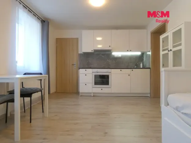 Prodej bytu 1+kk, Lošany, 27 m2