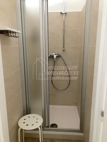 Pronájem kanceláře, Praha - Karlín, Thámova, 36 m2