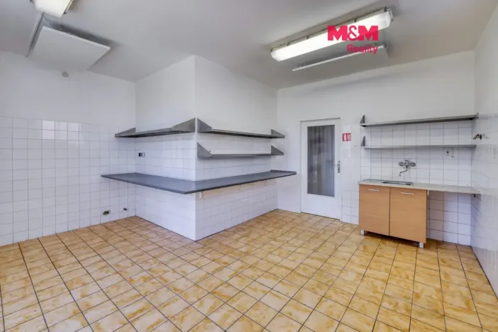 Pronájem obchodního prostoru, Klatovy - Klatovy IV, Studentská, 30 m2
