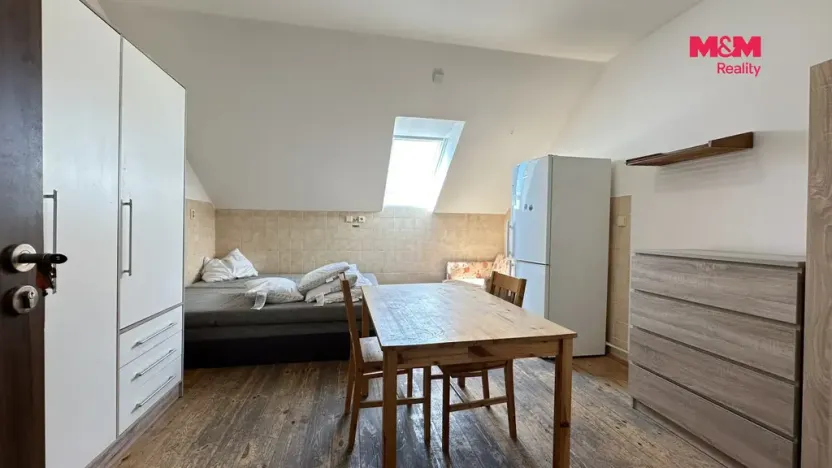 Pronájem činžovního domu, Bradlec, K Oboře, 280 m2