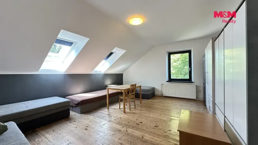 Pronájem činžovního domu, Bradlec, K Oboře, 280 m2