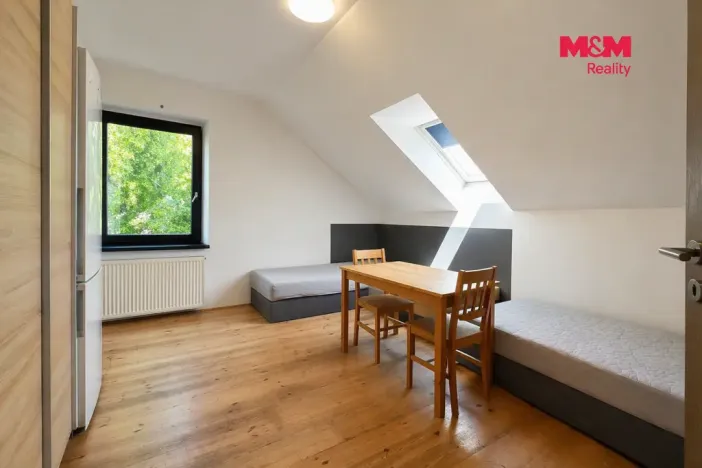 Pronájem činžovního domu, Bradlec, K Oboře, 280 m2