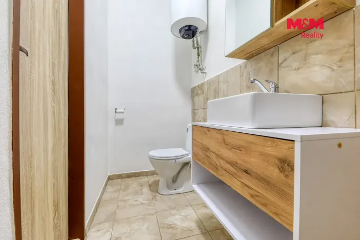 Prodej výrobních prostor, Černošín, 1100 m2