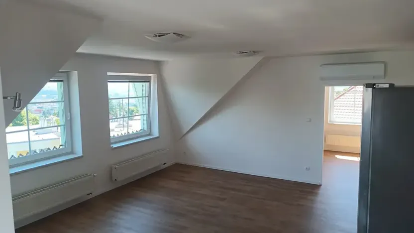 Pronájem bytu 3+kk, Praha - Kobylisy, Klíčanská, 93 m2