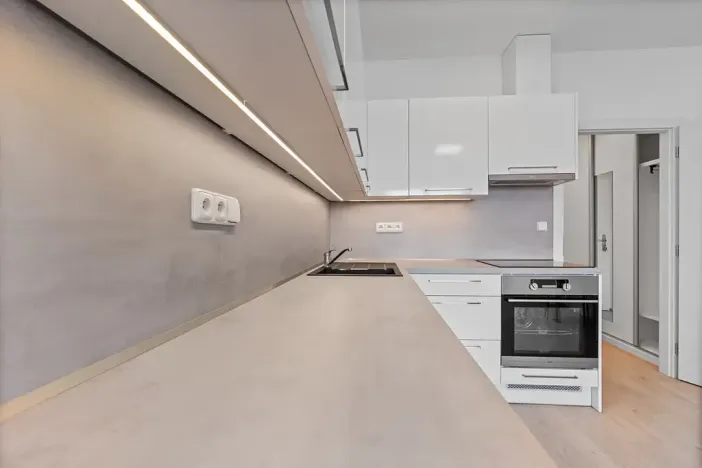 Pronájem bytu 1+kk, Zlín, Hřebíčkova, 30 m2
