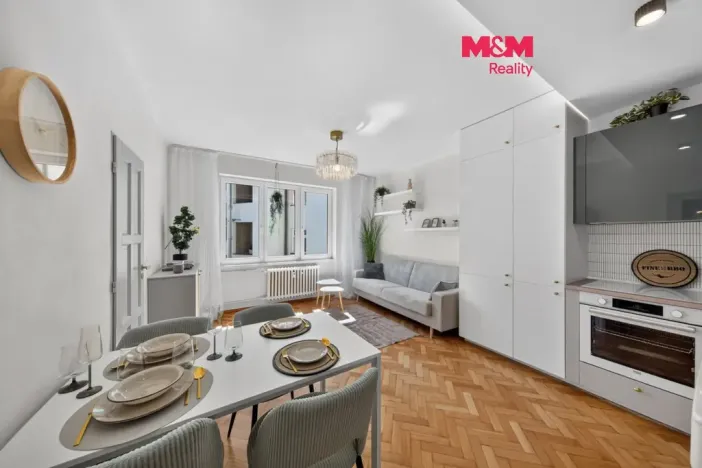 Prodej bytu 3+kk, Praha, Skloněná, 55 m2