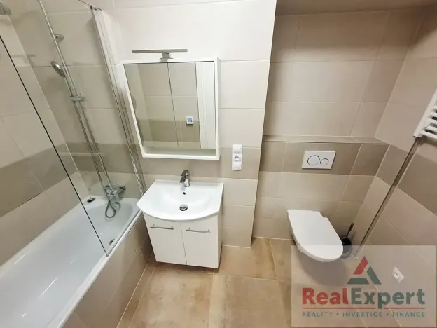 Pronájem bytu 1+kk, Praha - Vinohrady, Máchova, 30 m2