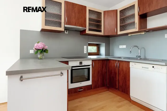 Pronájem bytu 3+kk, Zbuzany, Lomená, 72 m2