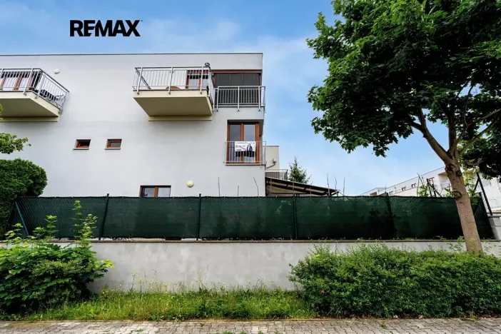 Pronájem bytu 3+kk, Zbuzany, Lomená, 72 m2